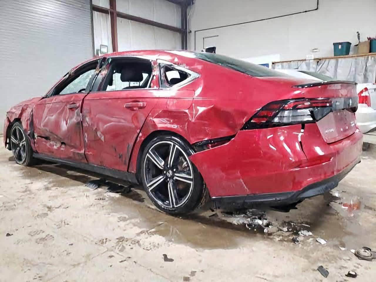 السلام عليكم Honda accord hybrid  بسعر النترا
حجم المحرك : 2000 sport هايبرد

ضرر السياره : حادث سطحي ومصبوغه عام 

        

حالة اليرباك : برده و كشن

المسافه المقطوعه : ٩٠ميل وعليها محرك جديد صار ١٠ايام من شادينه ماشي ٧الف بعد جديد 

#مواصفات

• مكينه 2000

• شاشة كبيرة

•فتحه

• كاميرا خلفية 3 انظمة

• كرسي كهرباء  

• رادار امامي

• مانع تصادم

• محدد مسار 

• تصحيح مسار

• شفتات بالستيرن

• مثبت سرعة

• مانع انزلاق

• دخول ذكي 

• إنارة ترحيبية

• هاندبريك كهرباء

•لايت عدسات زينون

• نظام اوتو لايت Auto

• لايت العالي زنون 

• حساسات مطر 

• حساسات دخول الإنفاق

• حساسات ضغط هواء الإطارات

• أوامر صوتية

• 3 أنظمة قيادة (eco, ev, sport)

• بلوتوث

• مدخل USB + AUX 

السعر : 136 وبيهه مجال 

*********** واتساب فقط 

***********رمش علي واني اتصل عليك 

العنوان مدينه الصدر أو طالبيه
