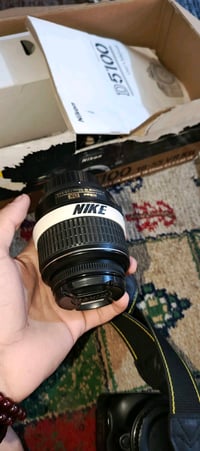 نيكون D5100 • عدسة 18-55mm • مناسب للمبتدئين