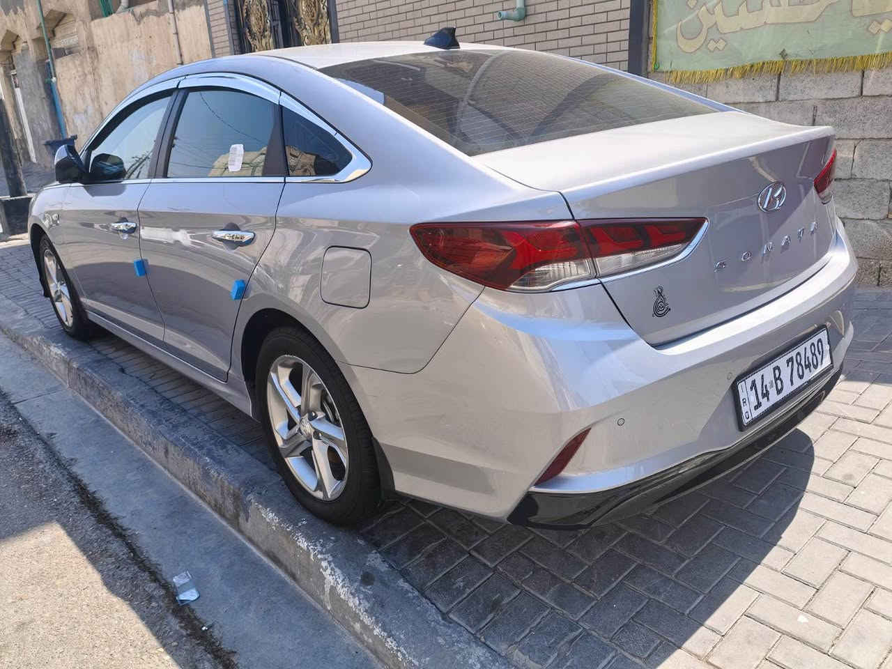 هونداي سوناتا كوري رقم بصره موديل 2023 اصل 
 كوريه بيها رش كوريا قطعتين سيارة جديده كلش

مكينه 2000 بانزين 
سايد بريك بصمه
اوتو هولد توقف ذاتي 
رادار امامي 
رادار تحديد مسار
شاشه وً كاميرا 
كاميرا بلاديه تسجيل الطريق
لدات امامي و خلفي
وبعد بيها هواي موصفات 
فول سيارة بلكوري ما عدا بصمه 
ماشيه 18 الفً
سعر 170 $
*********** البصرة, العراق
