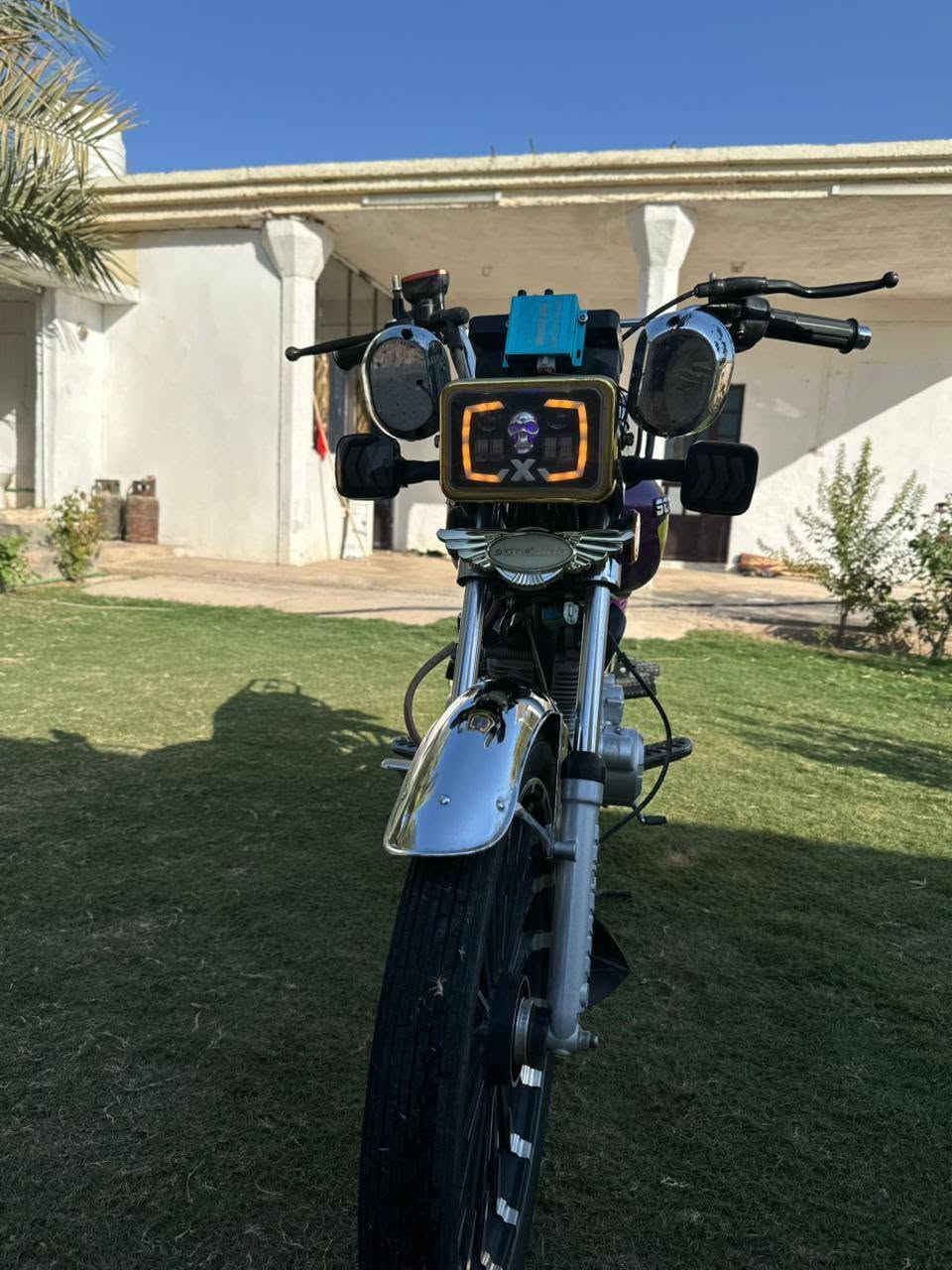 سلام عليكم  دراجه للبيع او مراوس
النوع سونك موديل 25 محرك 200cc
السعر 850وبيها مجال حك الجيه
مكفولة كفاله  عامه نازله من معرض 
   المكان على طريق دلي عباس
تواصل على الرقم ***********
غير متوجد عل فيس بك
