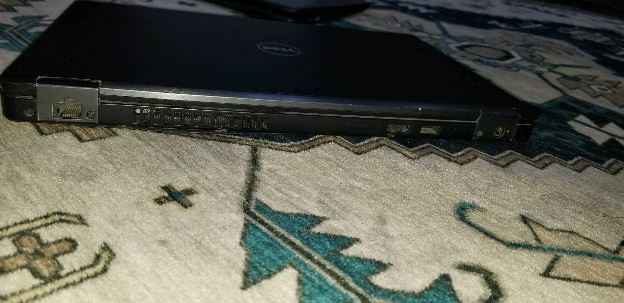 💻 لابتوب للبيع

• الجهاز مستخدم وحالته زينة ونظيف
• المعالج: Intel Core i5-7300U 2.60GHz
• الرام: 8GB DDR4
• التخزين: 256GB
• كارت الشاشة: Intel HD Graphics 620
• Wi-Fi شغال
• جميع المنافذ شغالة
• الجهاز مجرب وكلشي بي شغال
• الشاحن موجود
• بيه كسر/ضرر بسيط بإطار الجهاز من الجهة اليسرى، مثل ما مبين بالصور، بس ما يأثر على تشغيل الجهاز

💰 السعر. 150,000 دينار قابل للتفاوض بشكل بسيط