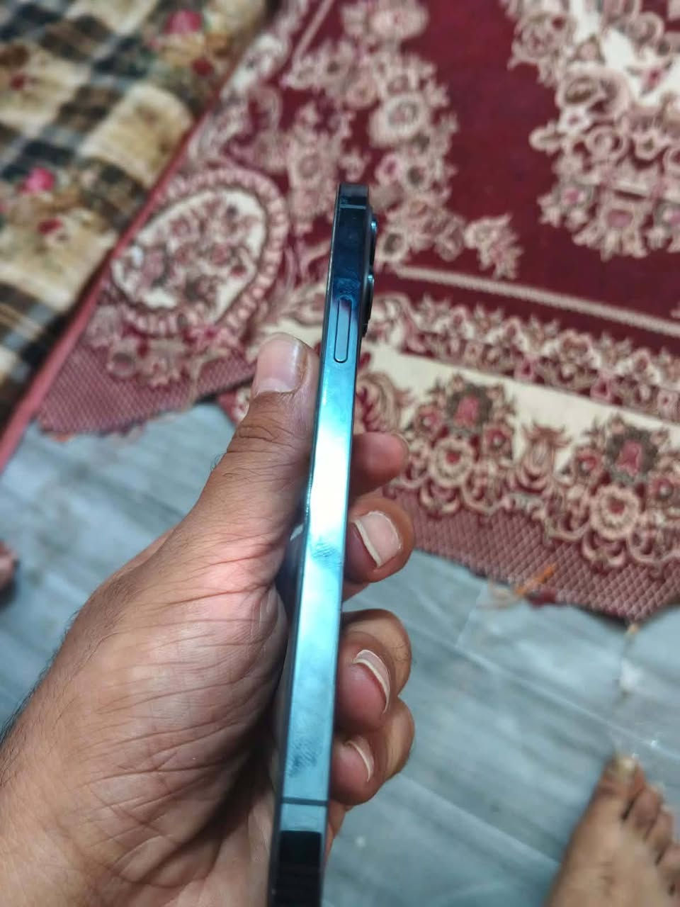 سلام عليكم ايفون١٢ برو ماكس بطارية ٧٧ شرق أوسط ذاكره ٢٥٦ نضافه فول ويا شاحنة وكيبل فقط مكفول من تبديل  سعر ٥٢٥ تصال وتساب‏‪***********‬‏

نص مكتوب في الصور:
- ١٢:٠٩
- حالة البطارية والشحن
- رسالة مهمة حول البطارية
- حالة بطاريتك متدنية جدًا. يمكن أن يبدل أحد مزودي خدمة Apple المعمدين البطارية لاستعادة الأداء والطاقة القصويين.
- العثور على خيارات الخدمة...
- الحد الأقصى للقدرة
- %٧٧
- هذا قياس لقدرة البطارية مقارنة بقدرتها عندما كانت جديدة. قد تتسبب القدرة المنخفضة بتقليل ساعات الاستخدام بين عملية الشحن والأخرى.
- أقصى قدرة للأداء
- ستساعد الأنظمة المضمنة في النظام والمكونات في تخفيف آثار الأداء التي قد تلاحظها أثناء التقدم الكيميائي في عمر بطارية iPhone.
- شحن البطارية المحسن
- للحد من استنزاف عمر البطارية، يتعلم الـ iPhone من عادات الشحن اليومية، بحيث ينتظر ولا يتجاوز ٨٠٪ حتى يحين موعد حاجتك إلى استخدامه.