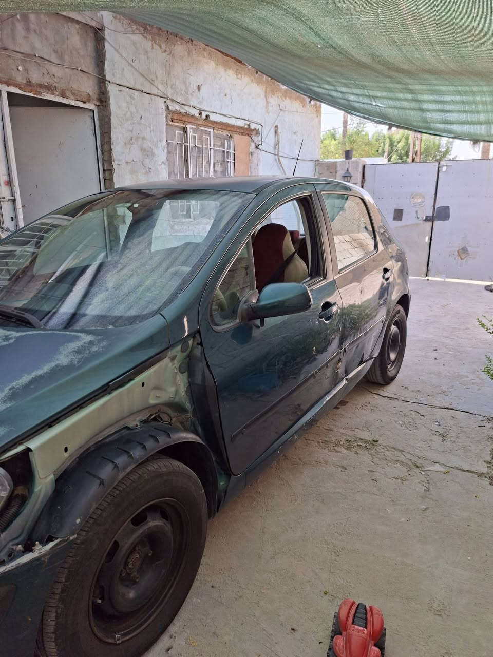 السلام عليكم
بيجو فرنسي ٣٠٧ موديل ٢٠٠٥
كير اومتاتيك 
السعر ٣٥ وبيها مجال
الشراي يتصل
تحويل نفس اليوم
رقمها بغداد خصوصي 
***********
***********
مكاني بغداد الامين
