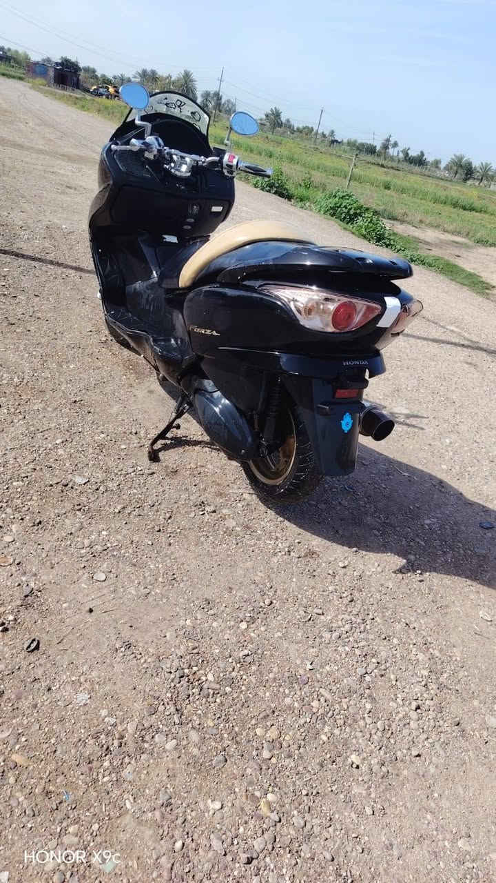 فورزه ٠٩ مكينه مكفوله كير ملغي دراجه حلوه بيهه فقط كلج خلفي تعبان سعر٨٠٠ مكان شعله
***********

نص مكتوب في الصور:
- HONOR X9c
