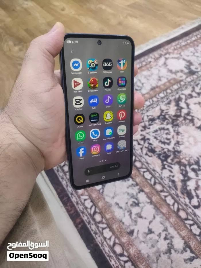 السلام عليكم اخوان 
هاتف سامسونك A35 5G
ذاكره 256 
دبل شريحه 
نظافه 99% 
جهاز جدا نظيف 
الجهاز بدون ملحقات فقط هاتف 
السعر 295 بي مجال بسيط 
للبيع او مراوس *********** البصرة, العراق

نص مكتوب في الصور:
- السوق المفتوح OpenSooq
- السوق المفتوح
- OpenSooq