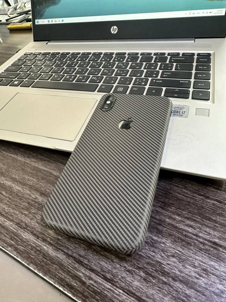 ايفون XS ذاكره ٢٥٦ نظيف كامل ويه غراضه وباكيته وشاحنته بطاريه ٧٥٪؜ شرط نظيف للبيع سعر ٢٣٥ الف 
تواصل واتساب ***********

