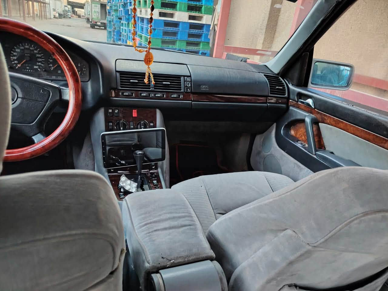 ‏سلام عليكم للبيع مارسدس شبح
مديل 91السياره نضيف وجاهز من كلشي 

تبريد شغال تخم تاير جدايد بيه منضومه غاز تحويل ثاني يوم العنوان بغداد السعر 55وبيه مجال رقم الهاتف لاستفسار 

‭***********‬
