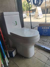 مقعد غربي  مستعمل بس نضيف وشرط الفحص سعره قيم واخذ مال واحد مستعجل متو...