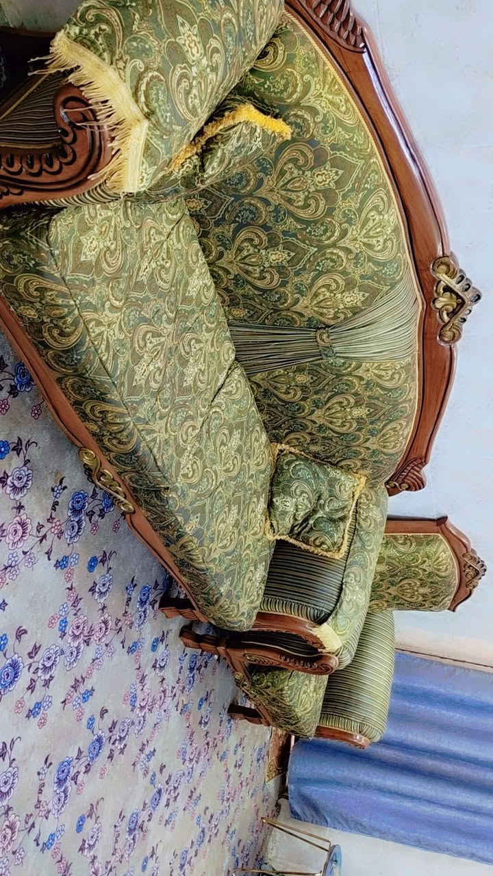 سلام عليكم تخم عشر مقاعد مالبيت تكمه رايده 275 شراي يتصل ***********
