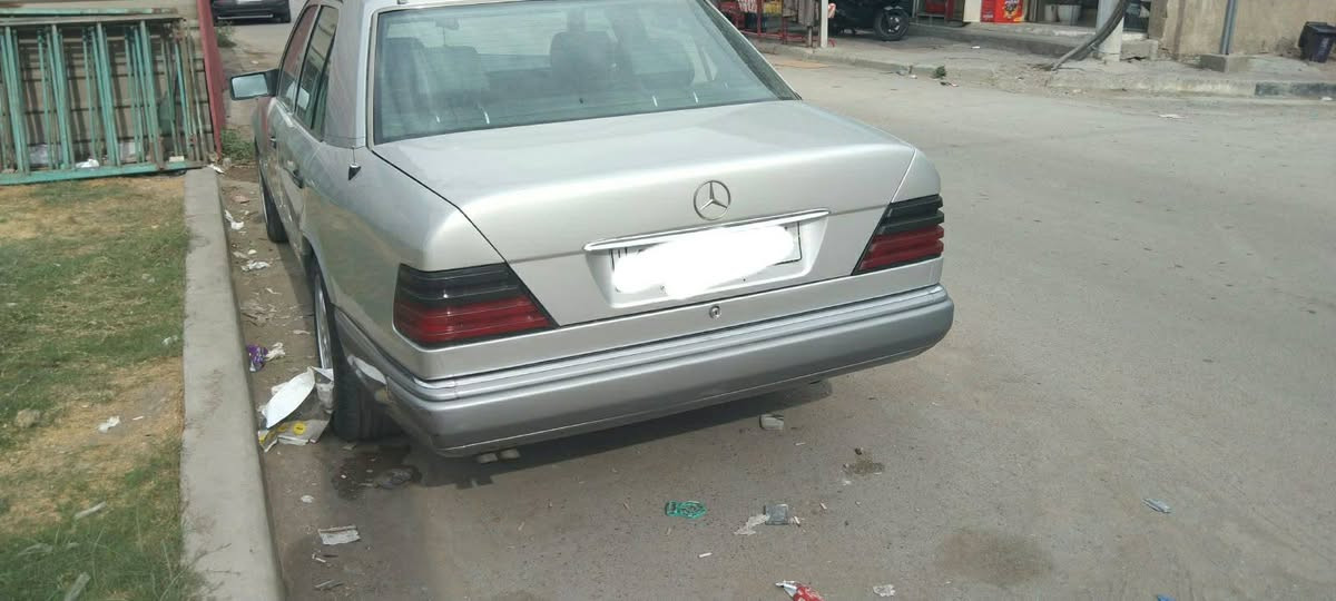 مرسيدس • موديل ٨٣ • بدون ضربه