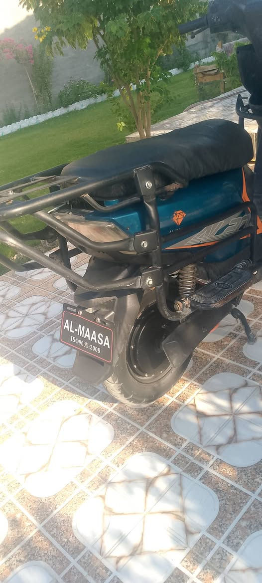 ماطور شحن للبيع
كامل مواصفات انظف من الصورة 

السعر 500 وبي مجال بسيط 
للتواصل ***********
