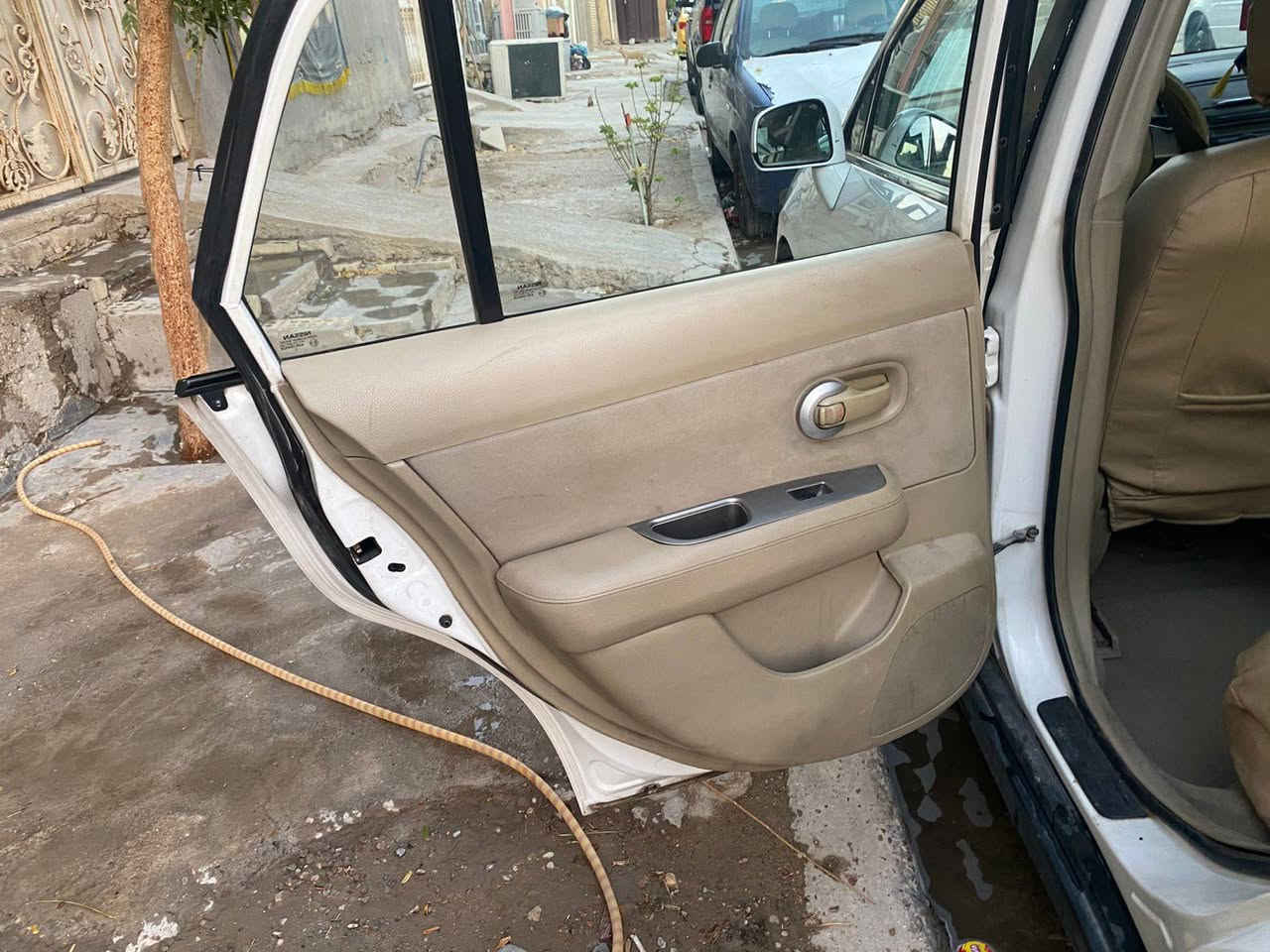 سلام عليكم ياطيبين
نيسان تيدا خليجي مكفول من صبغ بيهه تلحيظات بسيطه مكينه جديده تخم تاير دوشمه كهربائيات كلهه شغاله تبريد رقم بغداد بسمي تحويل مباشر موديل ٢٠١٢ ماشيه قليل السعر ٨٠ بي مجال استفسار ***********

