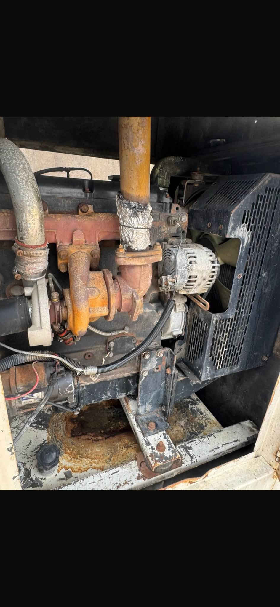 مولد بيركنز غدارة 4v سلندر (1104) انكليزي ( سوبر) 
راس التوليد 88kv نوع راس توليد 
(Leroy Somer) ليوري سومر (فرنسي) 
 ( كاتم )
باتري جديد انديكو
منضف بيها الاوبل بم 
ومسويلها ادامة ماصار فترى وما استخدامها هواي ولا عليها لود حاطها مكان شغل لمحطة غسل سيارات 
مكانها البصرة شط العرب الجزيرة  
السعر  50 وبيها مجال
***********

