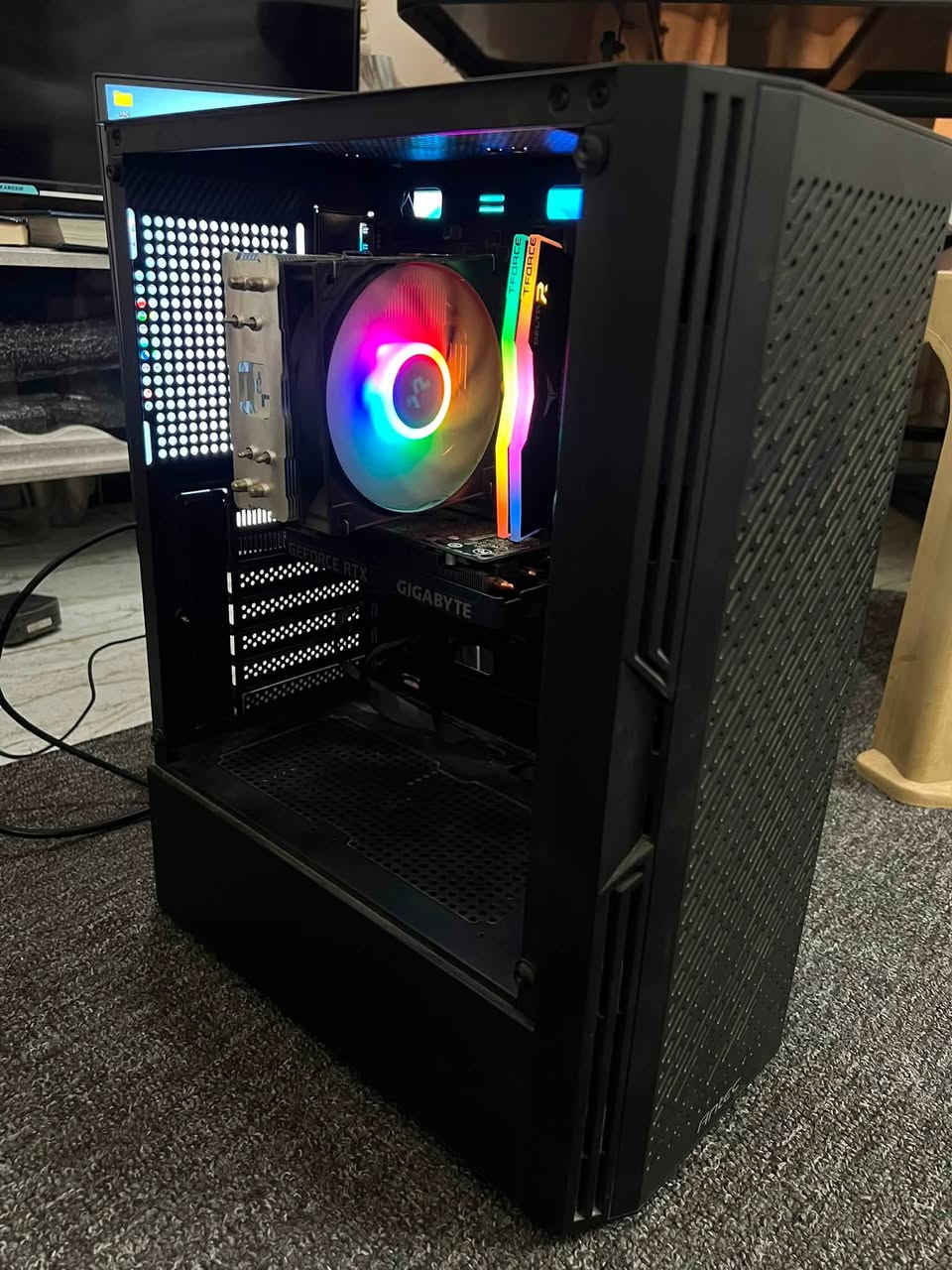 تجميعة للبيع
السعر 675 الف دينار  قفل

I5-10400f
Ram 16 gb 3600mhz rgb 
M.b h510m
Rtx 3050 6gb 
Ssd 128gb 
Hdd 500gb 
P.s 650w 
مبرد للمعالج
بغداد الدورة 
***********
