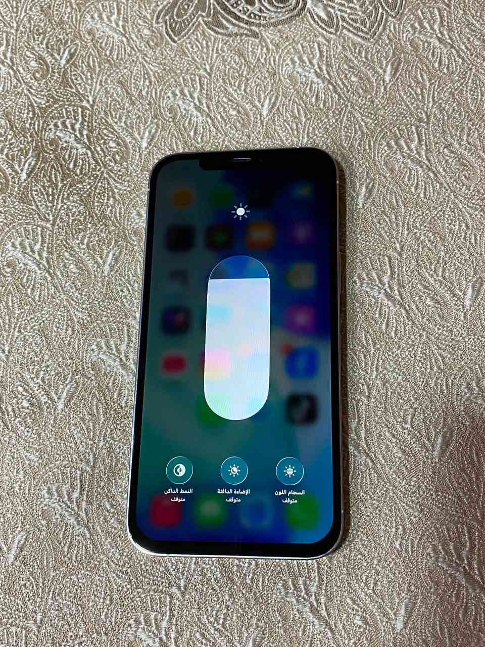 12 برو ماكس
ذاكره 128 
بطاريه 100% 
أمريكي نموذج M 
مبدل شاشه وبطاريه 
سعر 275 ألف العنوان موصل ***********
