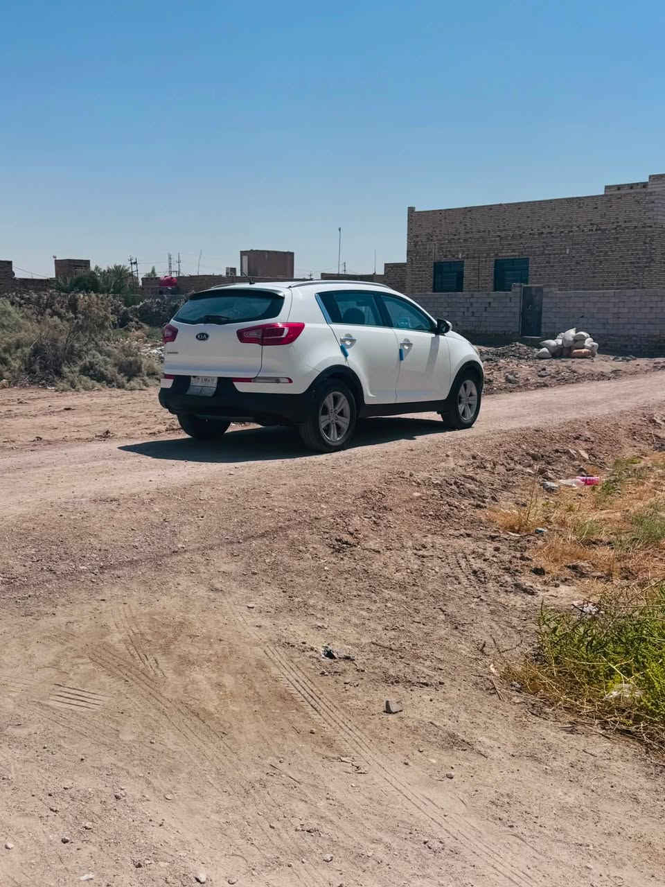 سيارة سبورتج ٢٠١١ للبيع
سيارة سبورتج موديل ٢٠١١ خليجي مكينة كير تبريد تاير من كل شي جاهزة السيارة 
ضربتها امامية چاملغ مبدل والثاني مصلح (ابيع بچم) 
معروضة ب ١٠٥ ورقات 
مكانها الديوانية 

راسلني خاص او واتس اب 
***********

وبيكم خير وتدللون
