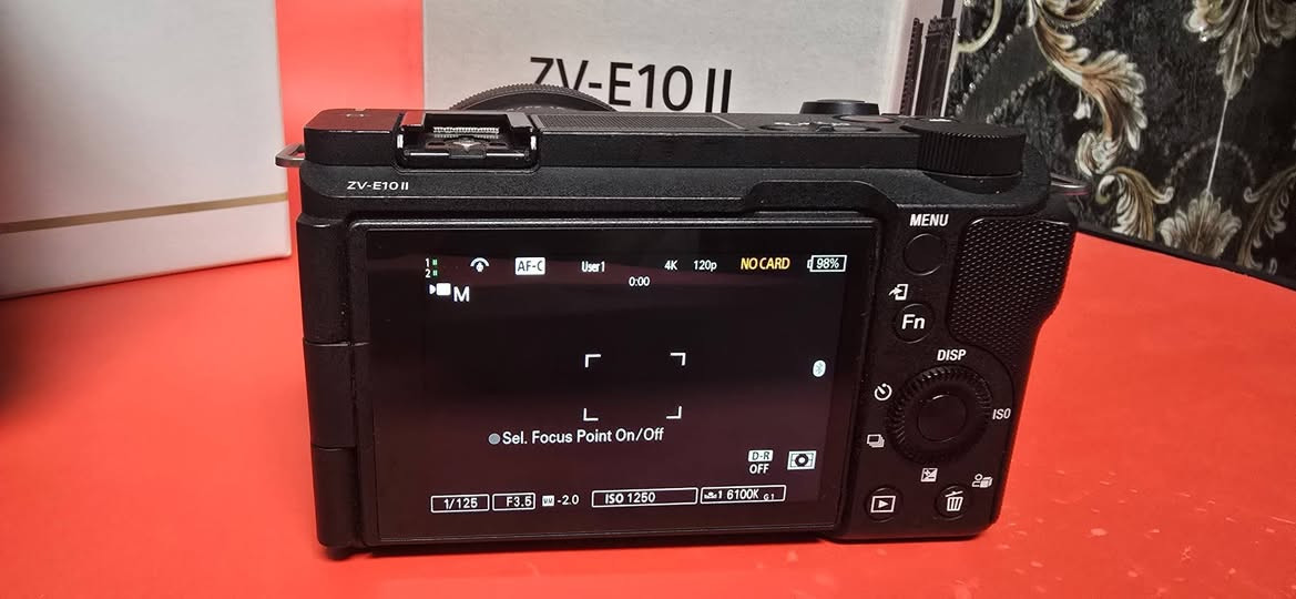 سوني ZV-E10 II • نظافة ١٠٠٪ • عدسة تامرون