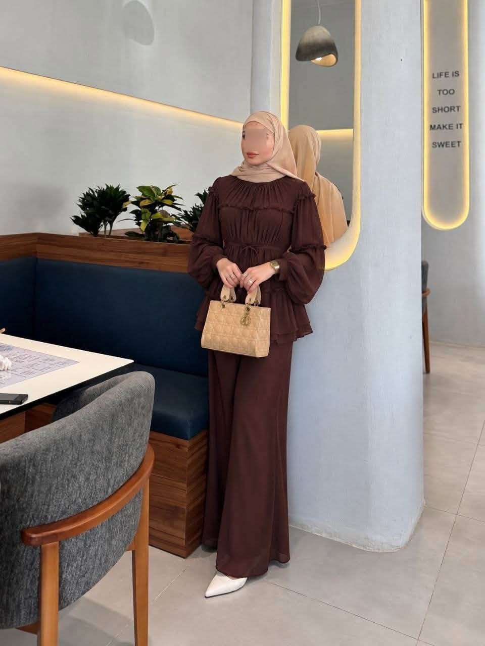 طقم قميص و كيلوت 
طول قميص ٧٥ كيلوت عريض و مريح

خامه شيفون مبطن كوالتي عالي 

قياس  38 40 42 44 46 48
السعر ٣٠ الحجز خاص او واتساب

الفحص ب وجود المندوب اي اختلاف مرجوع

نص مكتوب في الصور:
- guda