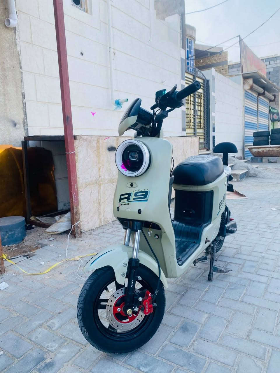 ار ٩ • موديل ٢٦ • ٥ بطاريات