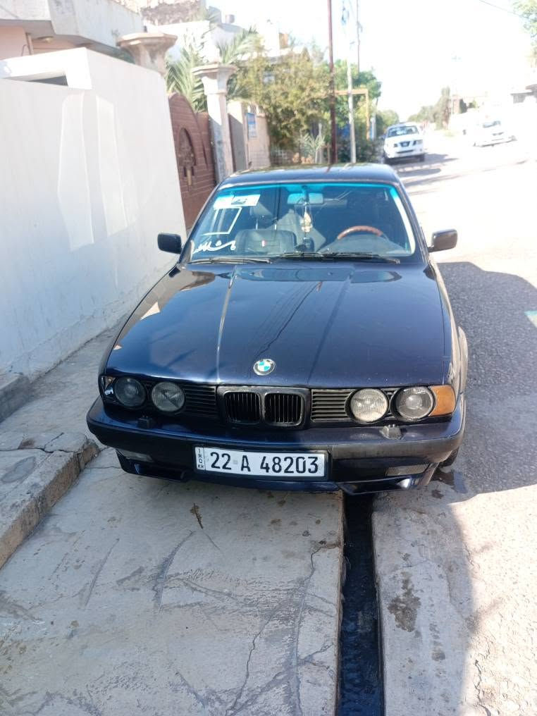 موديل 1991 بدون طرار وبدون ظربه. كلير جماليه تبريد 525بلاد   فول موصفات عدا سلايت صدر جديد حداديه جديد 4تايرات جديد  شرط تحويل سعر 52  فقط بيع. ***********  مكان كركوك.  . كركوك, العراق
