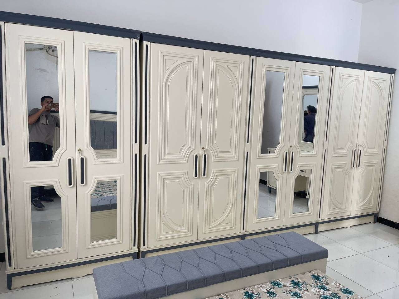 عمل غرفه نوم مزيج بين التصميم التركي
والشغل العراقي ويوجد لدينا تصاميم حسب الطلب للاستفسار الاتصال على ارقام المعمل ***********/***********
