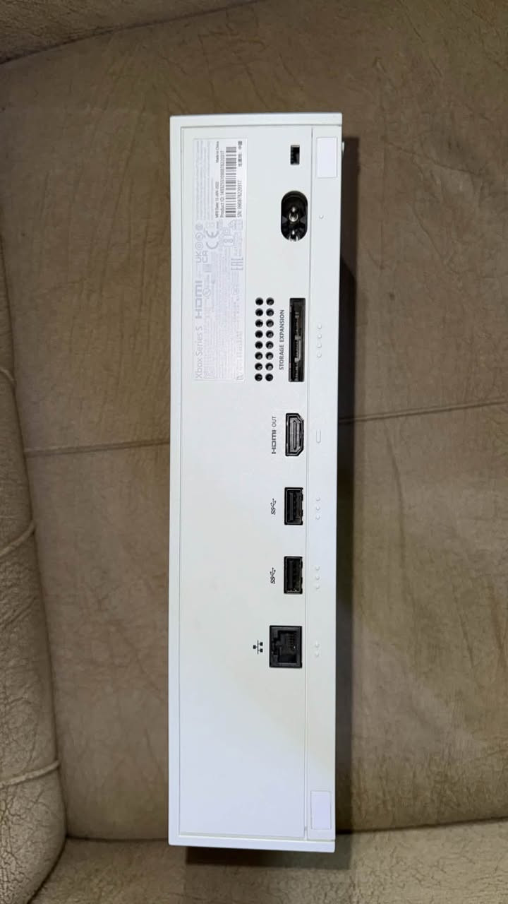 سلام عليكم
X-box Series s 

مستخدم نضيف وجهاز لوك ستيكر مع كامل ملحقاته الاصليه الكارتونه وغيره مع ups 850 الجهاز مثل ما موضح نضيف وغير مفتوح او داخل صيانه السعر (450) و بي مجال  للتواصل و الاستفسار ***********
