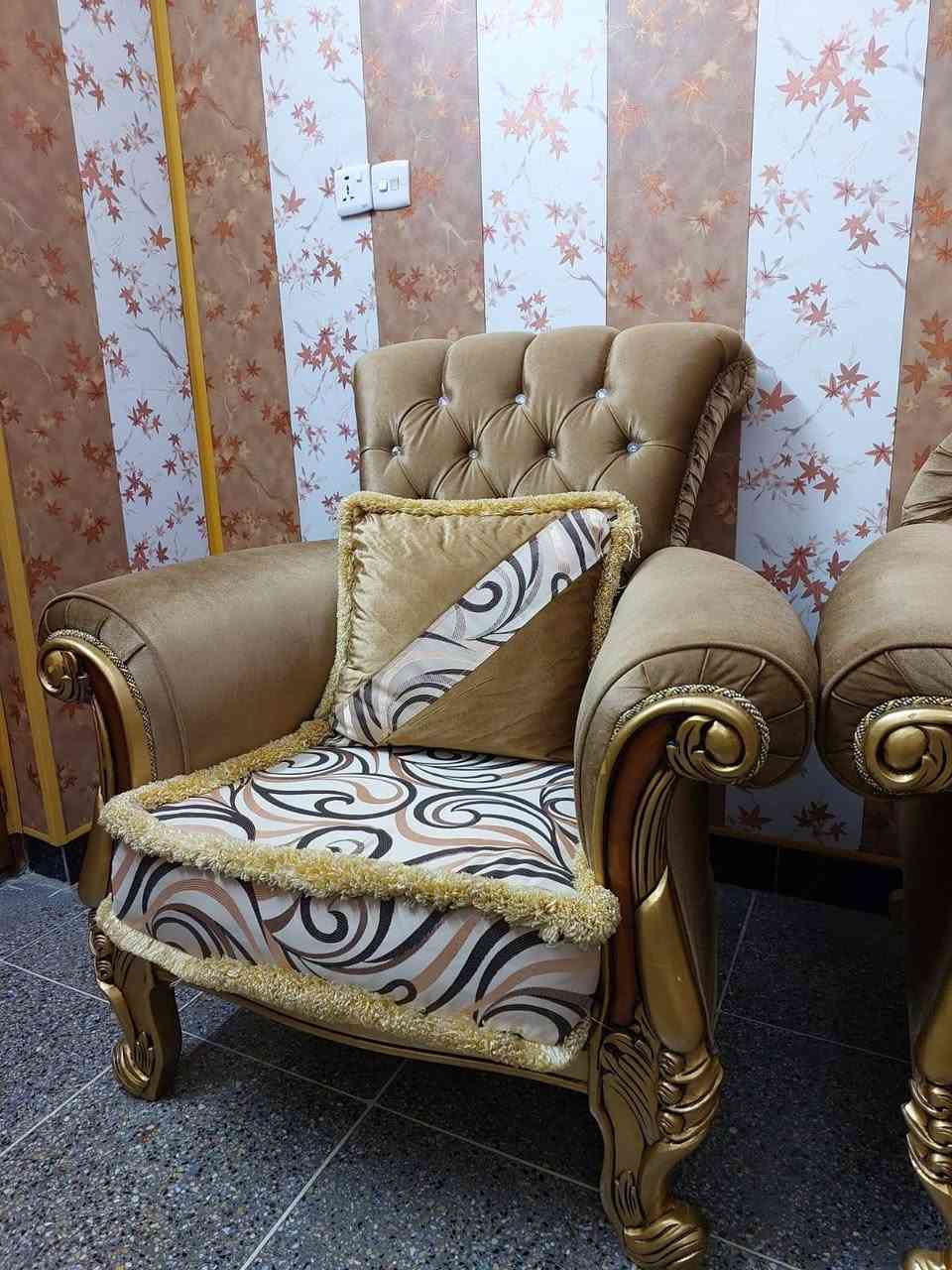 سلام عليكم
تخم عراقي لون بيجي ١٠ مقعد نظافتة مثل مواضح بالصور مع ٣ طبلات نفس الحجم سعر ٧٠٠ الف
والتخم الثاني لون جوزي تركي بي مخزن ٧ مقعد سعر ٥٠٠ الف
مكاني الرصافة ***********
