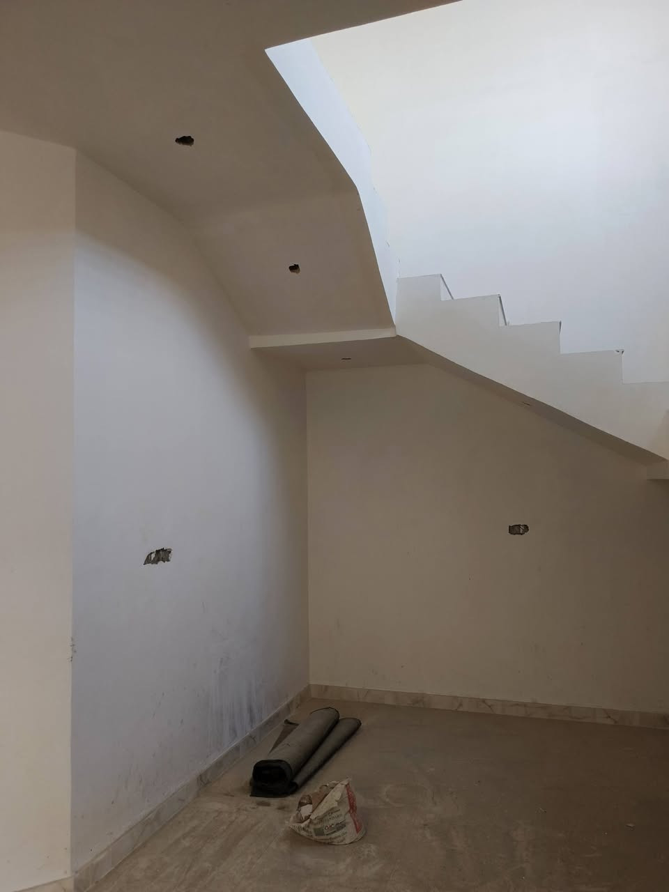 السلام عليكم خلفه بورك  متفرغ حاليآ شغل درجه اولى شغل هندسي  شرط الشرط بليوميه متر مكطوعه ***********
