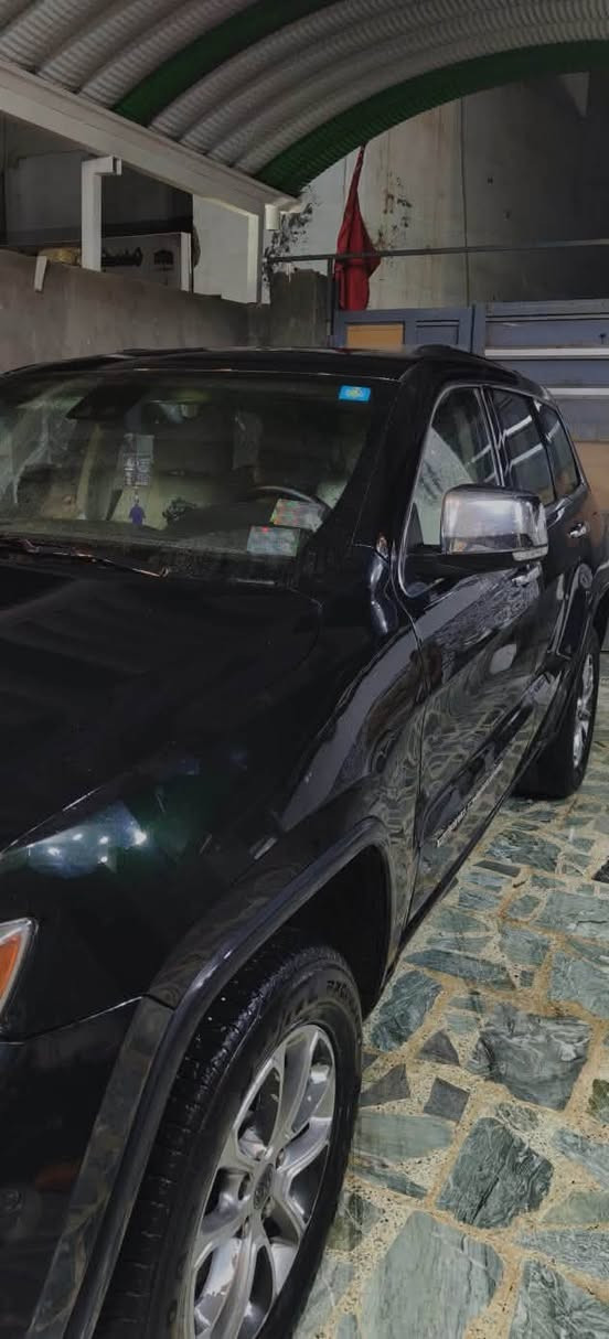 جيب لاريدو
موديل 14 لون اسود 
 غير محدد لمتدد
محرك 6سلندر
دبل صالنه
شفتات بلستيرن
دمام خلفي
حساس خلفي امامي 
لايت زنون 
شاشه كبيره
بصمه وتشغيل عن بعد
صندوق كهربائي شفط 
فتحه 
حادث فقط جاملق ايسر مبدل مؤسسه
للاستفسار 
***********
مكلف بالنشر
