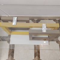 ميز زجاج • للبيع