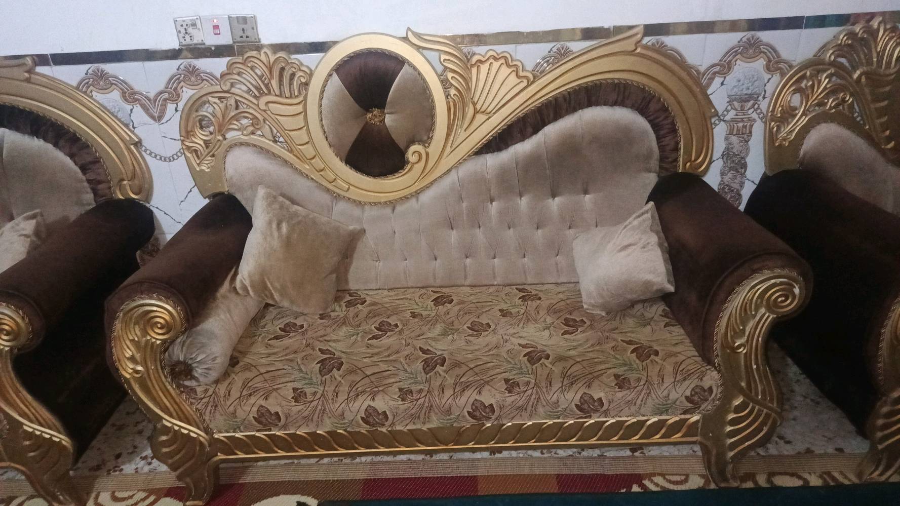 السلام عليكم تخم 11 مقعد البيع مكاني بغداد تقاطع النهروان سعره 250 وبي مجال الشراي يتصل ***********