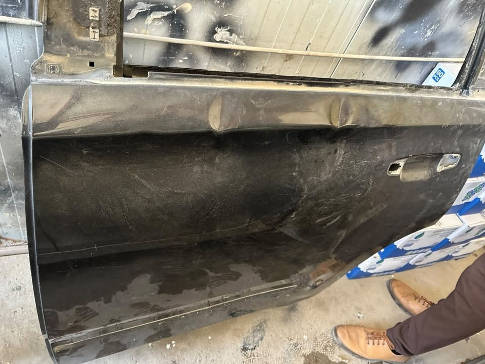 السلام عليكم
بابين تاهو ٢٠١٥ خليجي للبيع 
باب السايق والي وره السايق 
على ظربتهن يرجعن بارد 
سعرهن ٦ اوراق ونص وبيهن مجال 
***********
