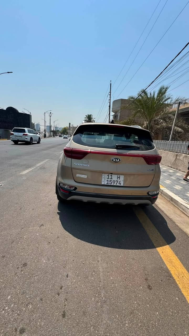 اللهم اجعل لشاريها الخير ولرائيها البركة ومن لايقدر على شرائها رزق ليشتر افضل منها ❤️
كيا سبورتج (جيتي لاين )  لون شمباني ( ذهبي )خليجي سنوية هزة جديدة

مكفوله من الصبغ والتبديل كير محرك مكفول ع وضع الشركة بيها بارد بين البابتين جهة اليمنى 

 فووول مواصفات للاخير 

‏( GT.LINE)  

موديل 2020

المواصفات 

بانوراما

بصمه تشغيل 

بصمه ابواب 

تشغيل عن بعد 

شاشه كبيره 

كامره دواره 

واير ليست شحن 

سايد بريك دكمة 

نظام انحدار 

نظام سبورت 

نظام ايكو 

ماشيه 78 كم

محرك 2000 دوش 

شفتات بالستيرن 

مري شفط كهرباء 

دركة سبورت 

تحكم ستيرن جهتين 

جنطه كهرباء 

كشنات كهرباء 2

كشنات جلد مع تدفئه تبريد 

بلوتوث + اوكس 

بلوجكتور رباعي زنون 

حساسات امامية + خلفيه 

ويل كب كروم حجم ١٩ رياضي

اشاير بالمري 

بك لايت لد 

قطعتين تبريد 

تايرات جدد

رقم بغداد الجديد 

تحويل مباشر 

سعرها 188

مكاني بغداد 
 
هـ ***********

سيارة حلوة مرتبة متصرف عليها اي شي تايرات جدد بانزين محسن دهن جديد كلشي متصرف عليها

اللي تخدمة السيارة ينورني للبيت ويقتنع ومااقصر ويا واللي متخدمة يذكرني بكلمة طيبة وحلوة مثل وجها الحلال جوة مداس اصغر واحد بيكم وتحياتي للجميع
