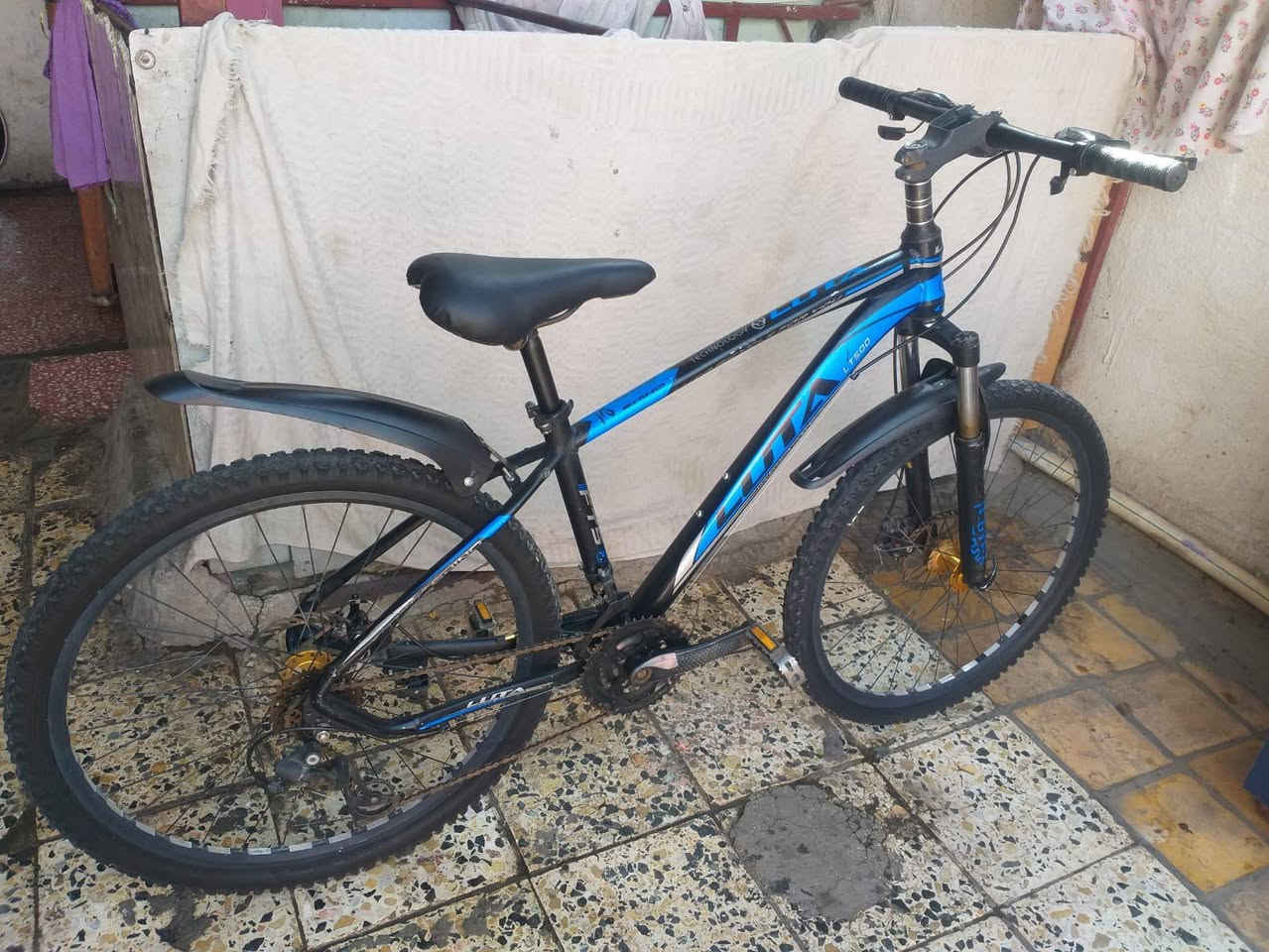 بايسكل جبلي ياباني حجم 26المنيوم بريكات وكيورة والدبل  كلة شغال سعر 80الف مكاني مدينة الصدر رقم ***********
