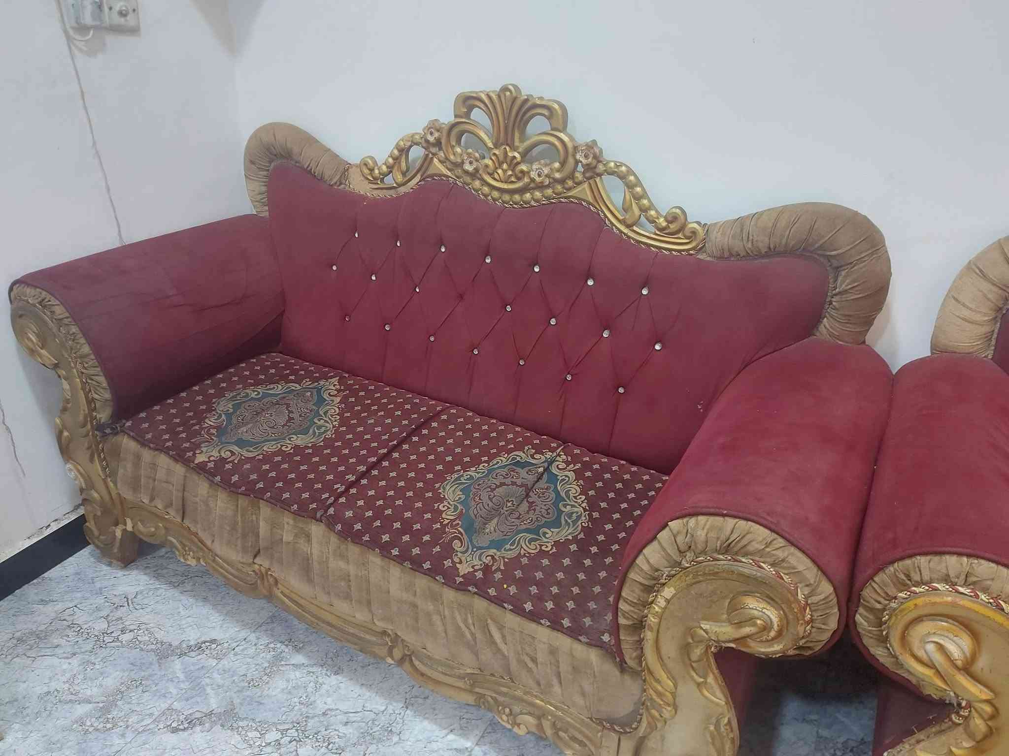 السلام عليكم غراظ للبيع غرفه تركيه مع بلازمه جم ٤٣ الحافظ بدون نت مع تخم ١٠مقاعد العنوان بغداد المدائن ماعندي توصيل الاستفسار ***********
