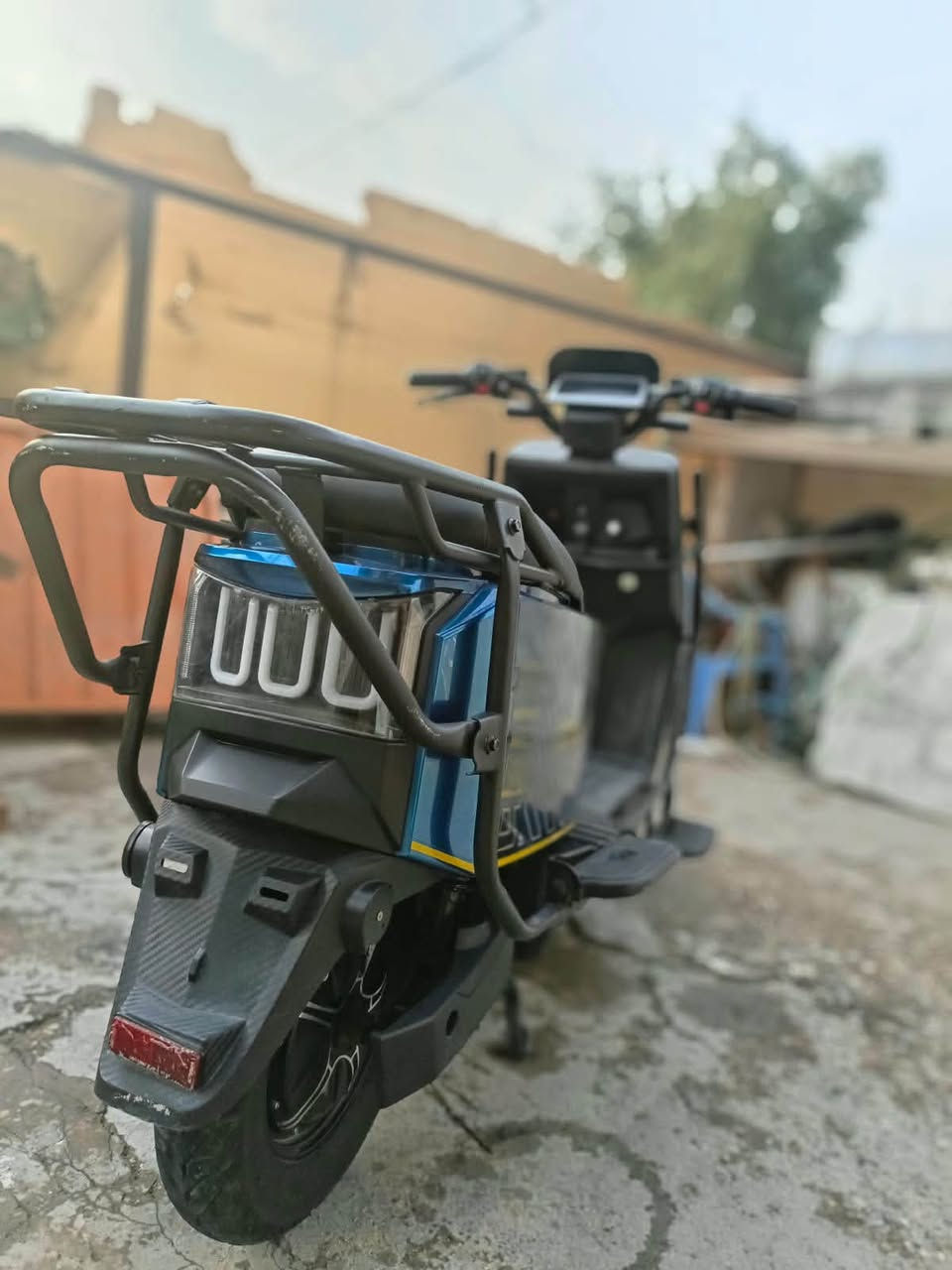 R318 • موديل ٢٥ • ٦ بطاريات كبار