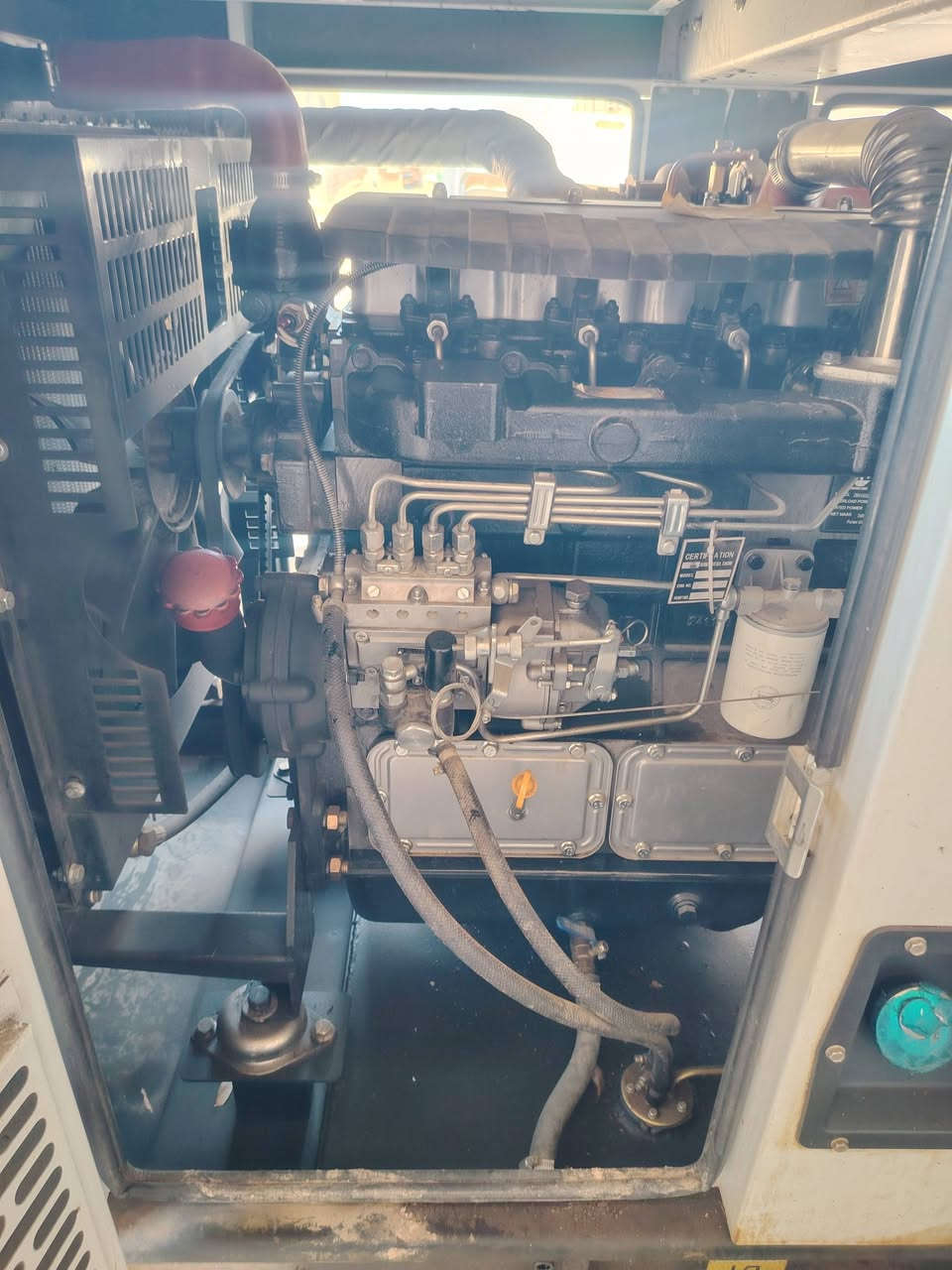 سلام عليكم ورحمة الله أخوان مولد نوع المنشأ صيني 50 Kva نضيف جدا صار ٤ أشهر أخذته للبيع كما موضح في الصور
*********** مكاني ديالى
