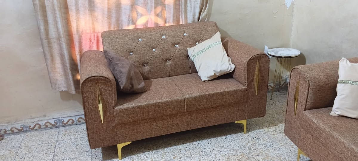 تخم قنفات عراقي مال اربيل اخوه جديد 5 قطع ويه مقاعد السعر 400 بيه مجال العنوان ناصريه مركز قرب جسر نبي الله برهيم
