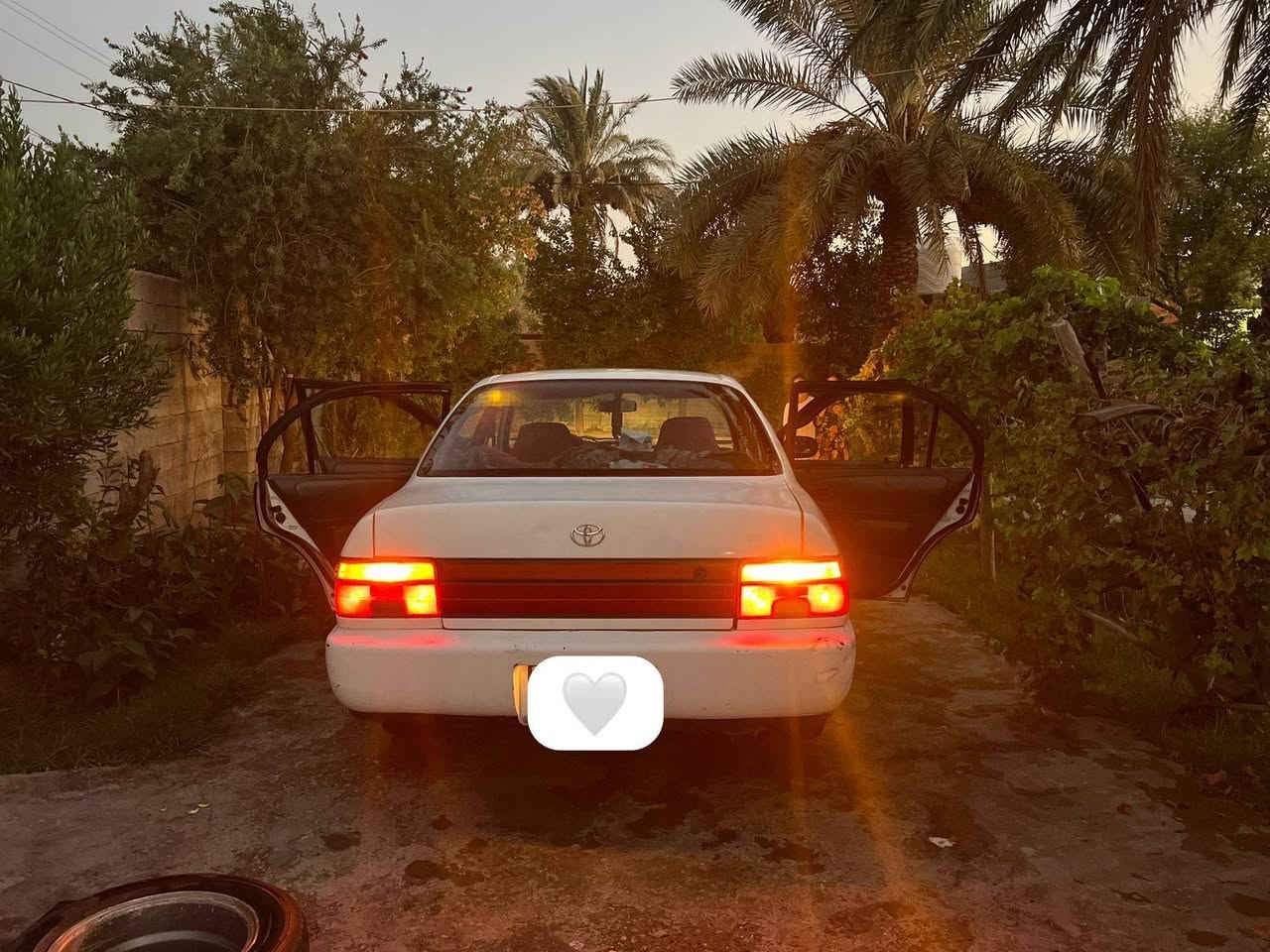 السلام عليكم /كورلا للبيع موديل 93
سيارة مال بيت خير من الله نضيفه كلشي شغال بيهه 

تبريد شغال / سنوية لل28 / رقم بغداد 

السعر 55 / يسره بلاد بدون تحوير 

الشراي يتصل ***********

 المكان ديالئ شهربان الكيلوات
