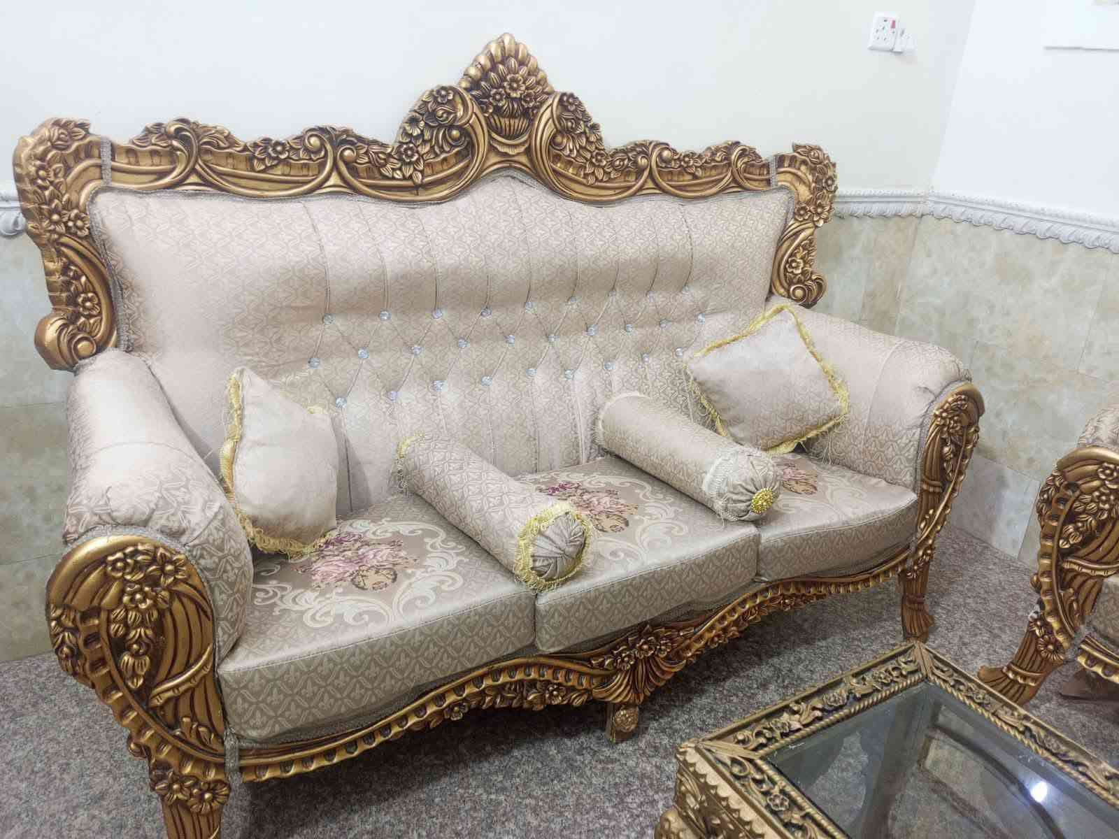 طقم ملكي • ٥ قطع • نضيف