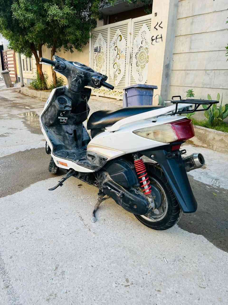 سلام عليكم سكنس فحل كفاله ما ناقصها برغي واحد كلها شغاله تايرات زوج جديد صالنصه رياضي كهربائيات سلف هندر كله شغال موديل 2009 مكينه لا تنقيص لا تبخير دراجه كفاله السعر 550وبيها مجال حك الجيه العنوان تقاطع القدس للاستفسار اتصال ***********
