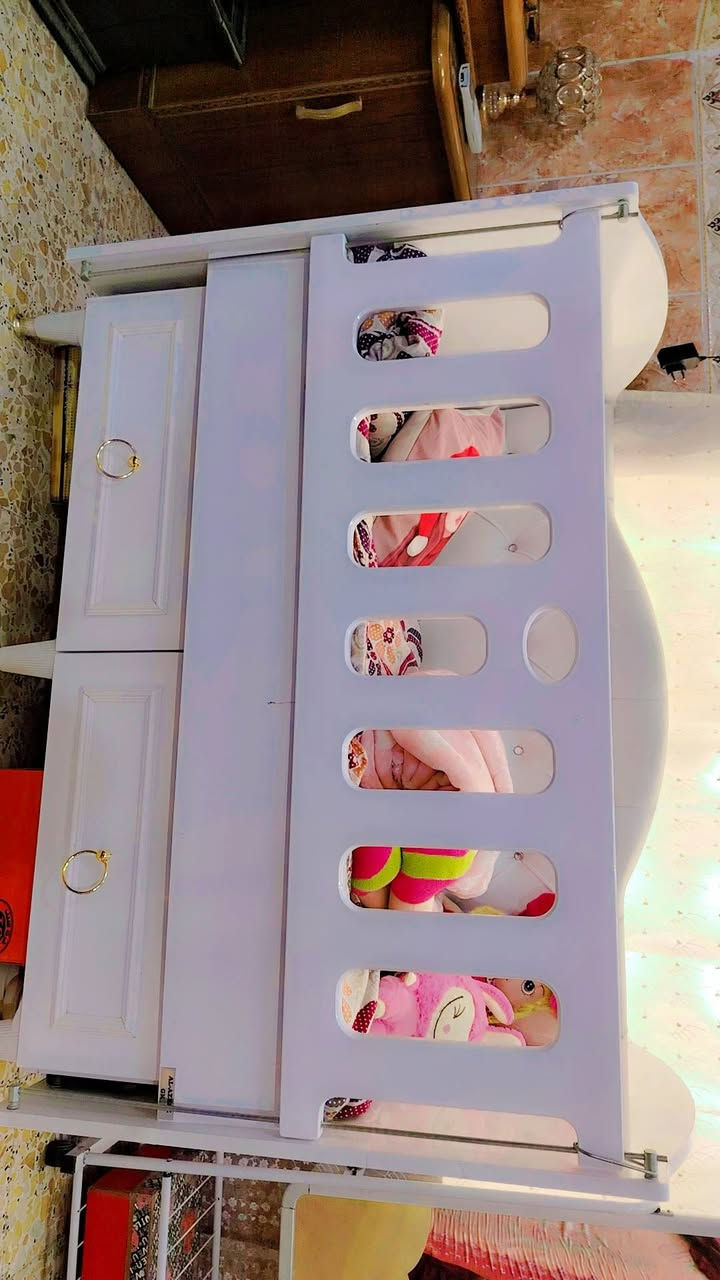 جربايه طفل الحد عمر 5 او 6 سنوات جديده مخذته 250واريده 175 وبيه مجال بسيط مكان زين القوس ***********
