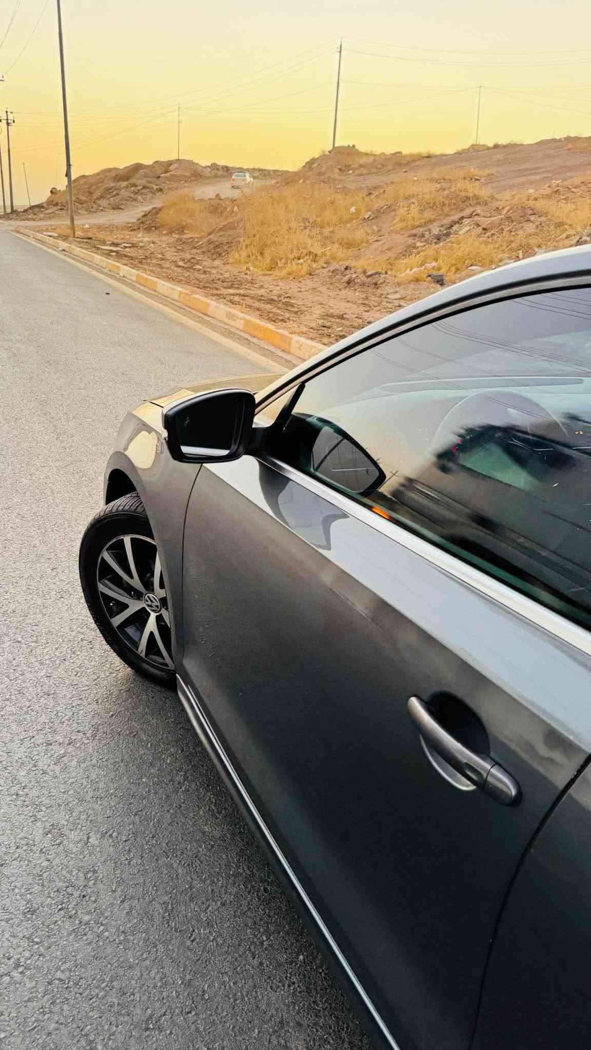 سەرەتا بەناوی خوای گەورە ڤۆلکس واگن جیتا مۆدیل 2017 مواسفات tsi فول فول مواسفات سەیارە ماشاللە نمونەی جوانیە نمونەی خاوێنیە سەیارە داخلی زۆر زۆر نوێیە پلێتی زۆر زۆر جوانە مواسفات سلایت بەسمە گیر تۆماتیک و شاشە گەورە و سوکقن ڤۆلیوم و زۆری تر تەنها یەک چاملغی بەس کلێرە بێ ناوگرتن دوو پیدی ئاری زۆر بچوکی هەیە سعری ١١٤ گەلاو کەمەک مەجال بۆ زانیاری زیاتر پەیوەندی بکەن بە *********** ناونیشان کۆیە كويسينجاك, أربيل
