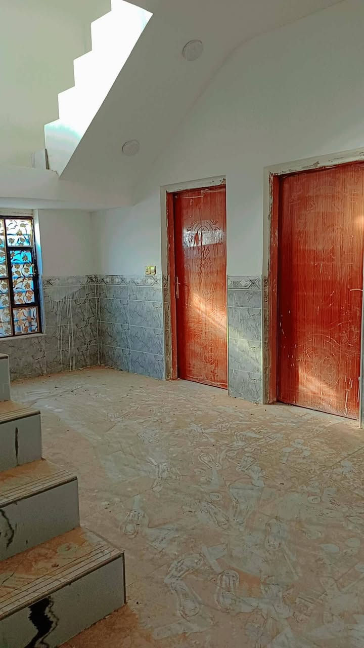 السلام عليكم دار للبيع بناء جديد واقعه في حي الإمام رضا المساحة ٢٠٠ متر الاتصال ع رقم تالي ***********
***********
