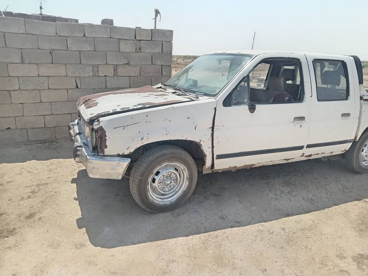 السلام عليكم نيسان للبيع موديل 91دبل قماره رقم ميسان السعر 25بيه مجال مكلف بالنشر لاستفرار رقم صاحب السياره ***********
