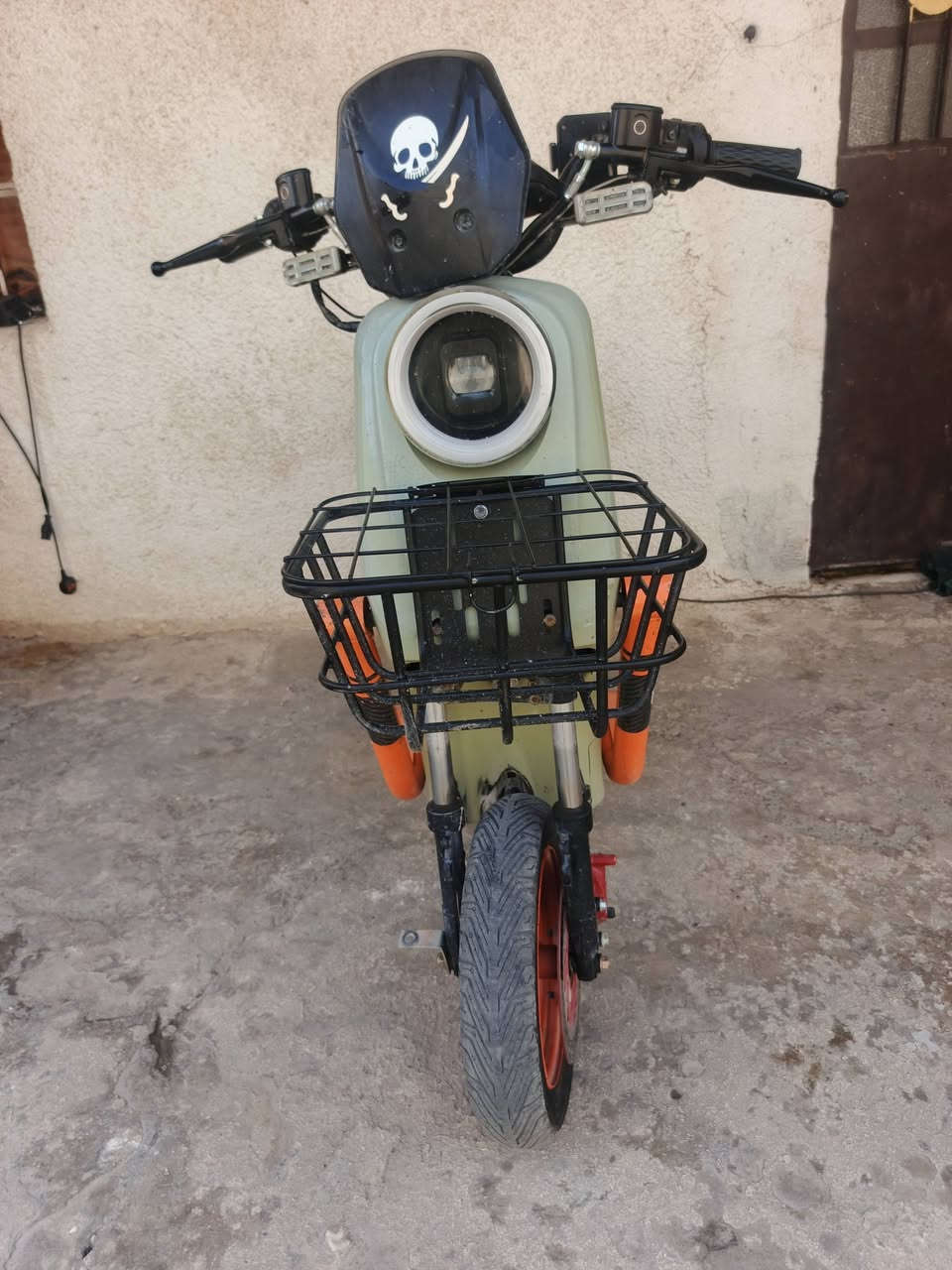 السلام عليكم
موطور h900

 بطاريات 5 دبل 

الماطور كلو شغال 

بي  R رجوع خلف 

مثبت سرعه

لايت عالي ناصي
المكان صلاح الدين بيجي

سعر 375 وبي مجال لل طيبين 

*********** بي واتساب
