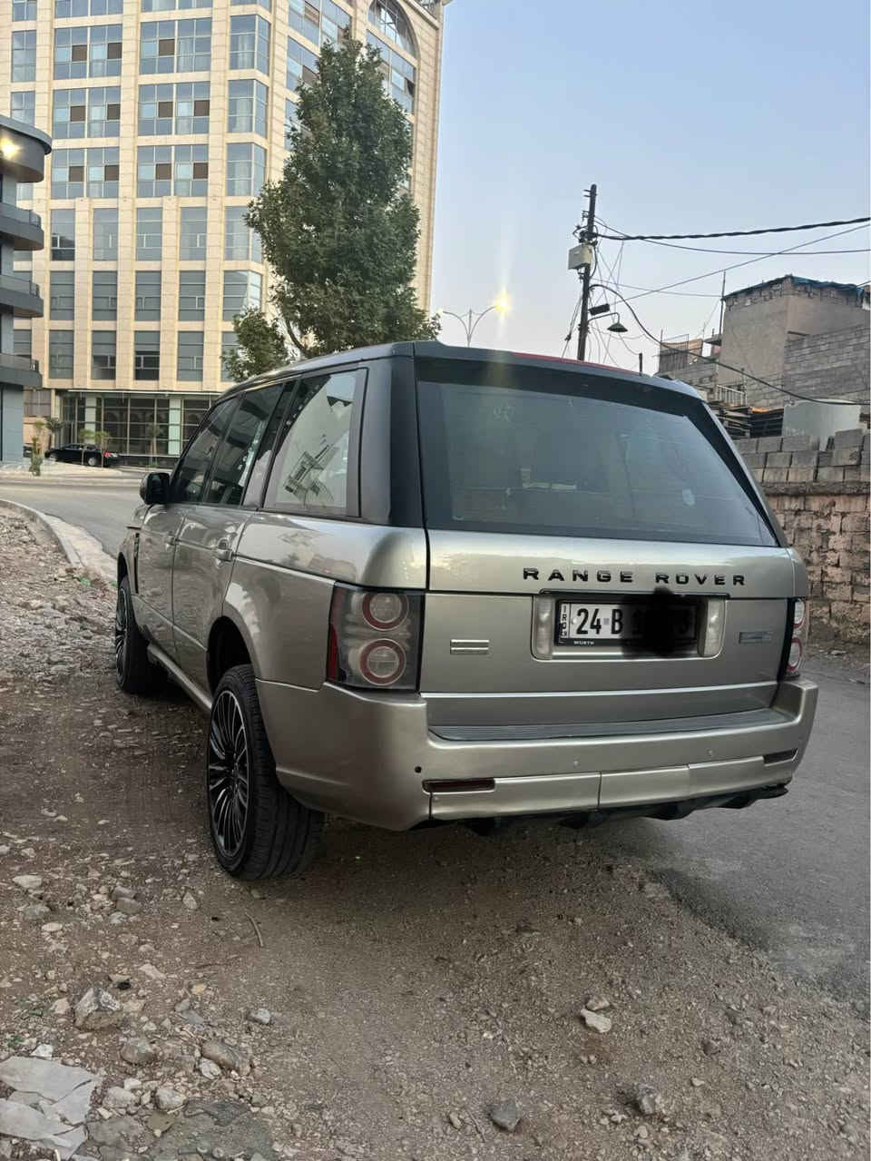Range Rover Vogue 2011 

‎فروشتن 

‎-ره نج روفه رى فۆگی خليجي 2011 

‎موديل:٢٠١1 له سه ر بيلادي 🉑
‎ره نگ:-زهبي  نموونەیی لە جوانی⚛️
‎ره نگى ناوه وه :- ناوزه رد ⚛️
‎مه كينه:-    8    پستني  سوپه ر 🅰️

‎㊗️مكه ينه ى له سه ر ده قي بيلاديه و نه كراوه ته وه ته نانه ت بورغيكيشى

🚘🚘
‎زور جوانه و نمونه يه له جوانيدا🦻
‎به سمه ى بيلادى و زه مانه
‎-:مواسفات
‏‎گێچ ئەلیکترۆنی
‎( به سمه - 🈴
‎سلايت - 🈴
‎ده رگاكانى هه موى به صمة يه🈴
‎ناو زەرد - و نیلی 🈴
‎كوشن جلد و ميمؤرى 🈴
‎ و كاره با - 🈴
‎سوكان هيته ر 🈴
‎ - حاسه ى پيش و دوا - 🈴
‎ به -🈴
🈴ئاوێنەی دەخەوێت
🈴شەش سیدی
‎ویل کرۆم )🈴

‎گير و مه كينه ى به شه رت يه ك 🆔
‎مانگ🆔
🈴
‎کامل ئەشیای شەریکەی لەگەلە ده بل 💐و چوپ و كاره باى و هه موو به شه رت
🈴🈴
‎سه نه وى و هه زه و ره قه مى تازه يه 
‎بەشەرتی تە حويل غرامە
‎ره قه مى تازه يه 

‎نرخ: 110    $    🇺🇸  
***********
*********** السليمانية, العراق
