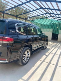 لاندكروزر VXR • ٢٠٢٢ • ٩٤ الف كم