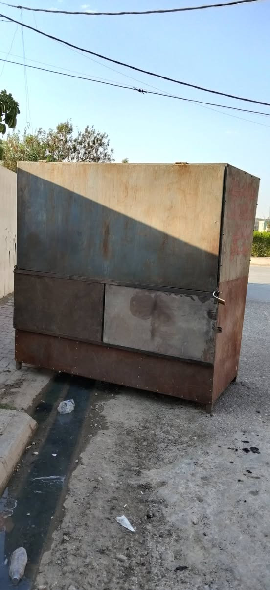 دولاب جمبر يرهم مال جاي أو عرض غراض حديد ارتفاع 2متر نزال1متر عرض 2متر الشراي يتصل ويتدلل مكاني كركوك ***********
