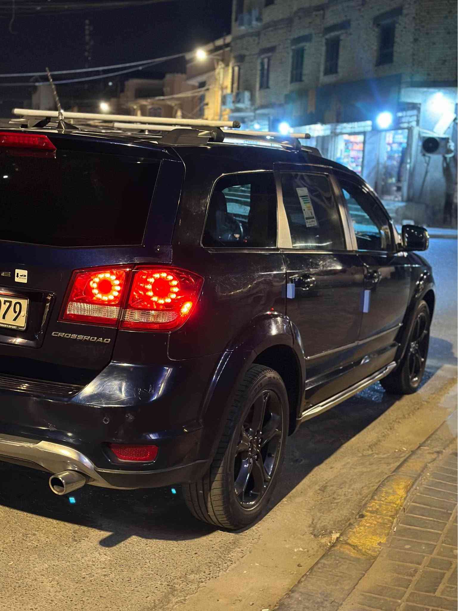 السلام عليكم 
دوج جورني موديل 2020 كندي الون ازرق جويتي 💙
السيارة مالت بيت السيارة تعتبر زيرو  ماشية 55 كيلو
٧ راكب. تبريد ٣ قطع  ثلج كراسي.جلد بارد وحار
تبريد ثلج  سلايد روم فتحة سقف تلفاز خلفي 
مكينة مكفولها حجم ٢٤٠٠  كفالة.  كير مكفول 
البدي مكفول  ماعدا باب السائق يوجد به قليل صبغ 
والجاملغ الخلفي فقط ربع والباقي كله كفالة 
وللعلم يوجد بها سونار بتاريخ اليوم فحصتها قبل لا انشرها لان صارلها هواي عدنه 
رقمها اربيل الجديد سنوية لغاية ٢٠٣٠ تحويل او وكالة 
سعرها جداً مناسب  وماكو سيارة عائلية بهيج سعر 
١٢٣ ورقة وبيها مجال للجناي  وانا مستعجل على البيع بسبب الوضع الصحي  الله يكفيكم الشر 
مكاني بصرة ياسين خريبط
*********** البصرة, العراق
